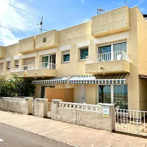 Сasa de vacaciones Casa Cómoda Delante De La Playa Con Vista Al Mar